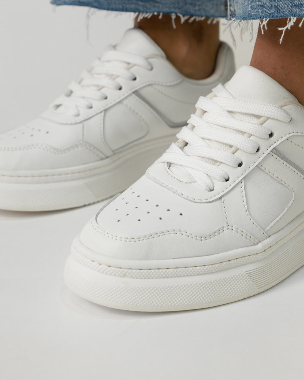 Tenis Classic Blancos
